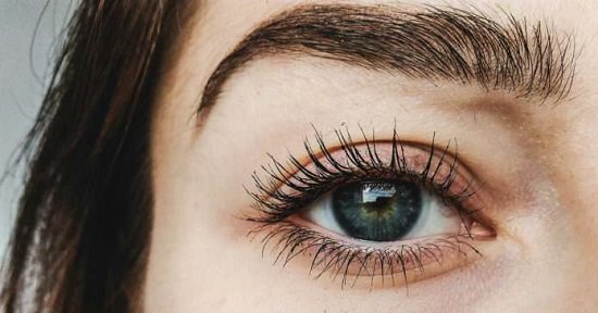 Using black castor oil for eyelashes
