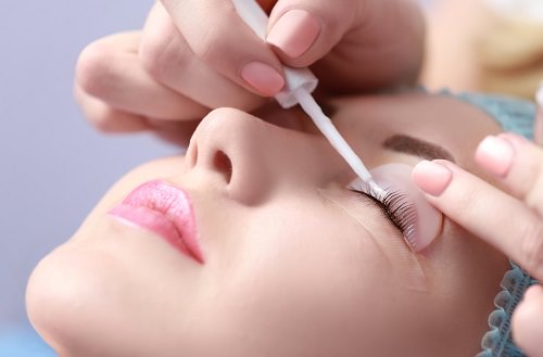 Can You Use Castor Oil After Lash Lift? | Lash Lift Aftercare 1