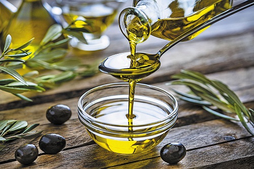 Castor Oil for Nails | 5 DIY Nail Growth Recipes 3