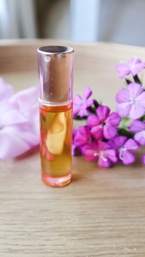 6 DIY Cuticle Oil Recipes for Strong Nails 4