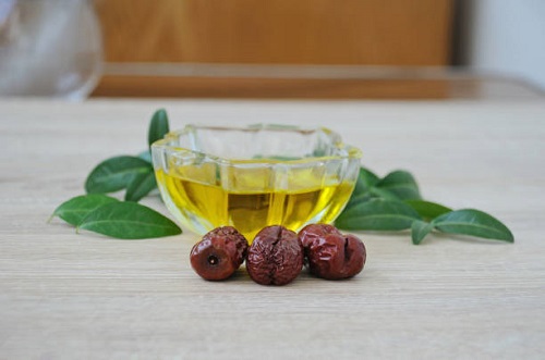 Jojoba Oil for Nails 1