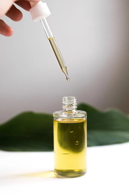 Can You Use Castor Oil as Lube? 2