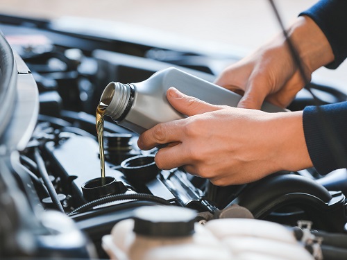 5 Castor Oil Uses for Car 1