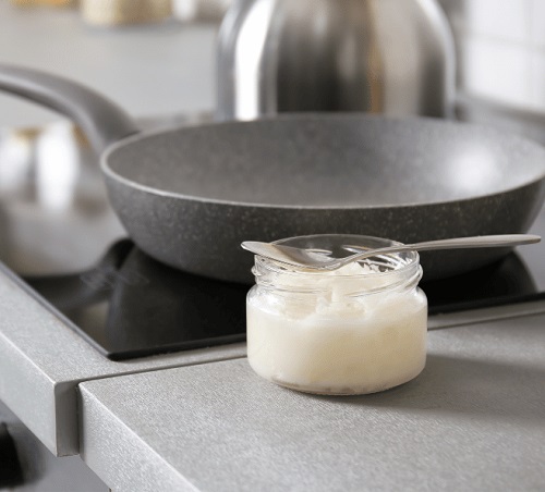 Seasoning Cast Iron with Coconut Oil | Benefits and Usage 2