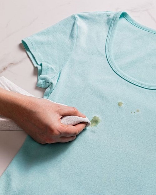 How To Get Castor Oil Out Of Clothes 3
