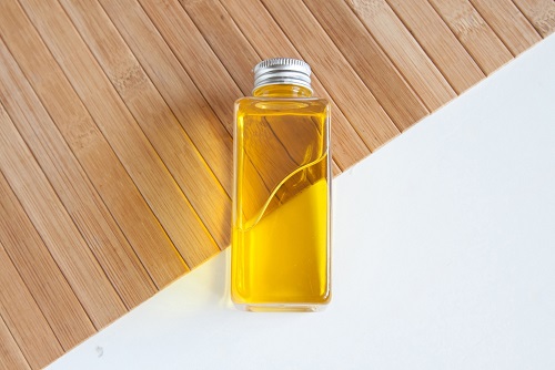 Castor Oil Pack for Back Pain | Benefits and Usage 1
