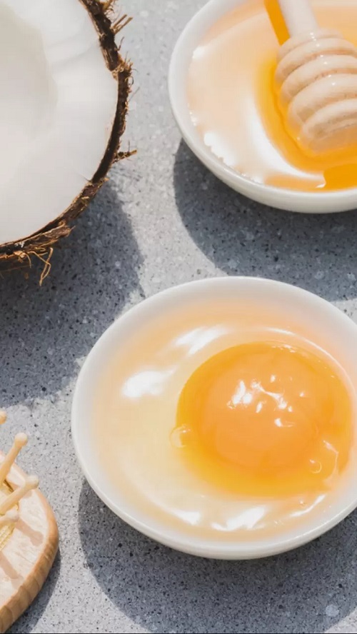 Coconut oil with egg for thin hair