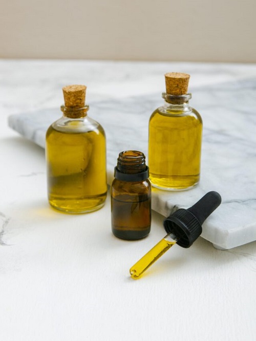 Benefits of Oiling Your Belly Button