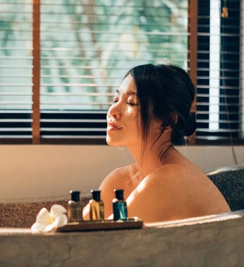 Turn your Bath Into a Spa With These Essential Oils