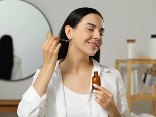 How to Make Your Own Perfume With Essential Oils: Basic Steps and Instructions