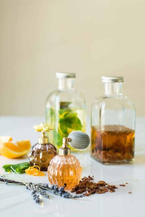 Make Your Own Perfume with These Essential Oil Blends