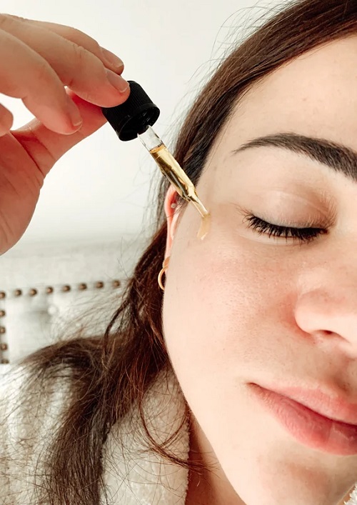 Surprising Beauty Uses of Castor Oil No One Talks About 2