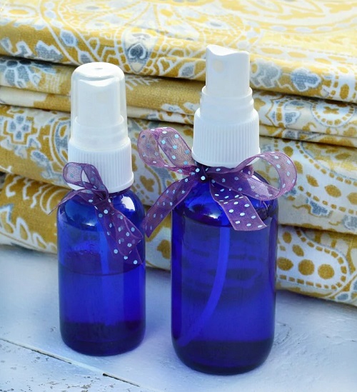 How to make a DIY all-natural essential oil air freshener 2
