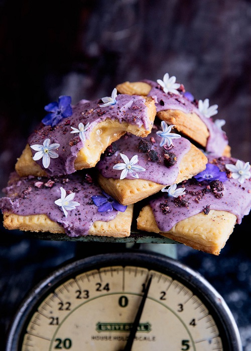 Stunning Edible Flower Recipes to Brighten Your Winter Table 3