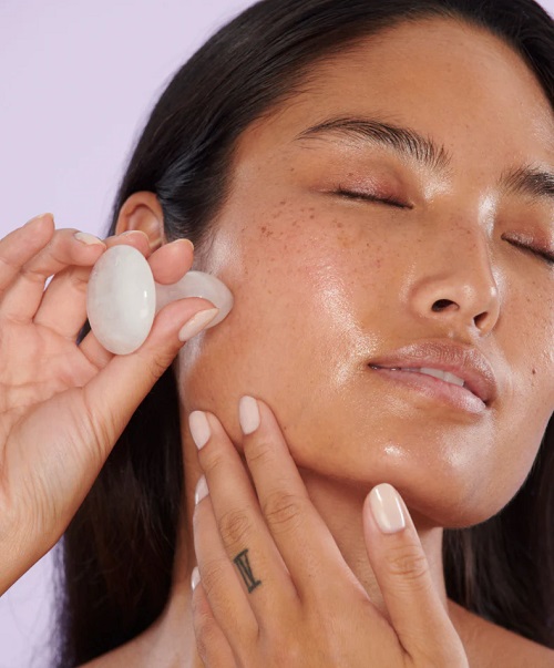 DIY Oil Blends That Solve Common Skin Problems 1
