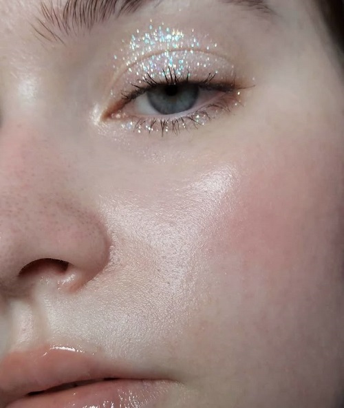 Apply Color to The Eyelid