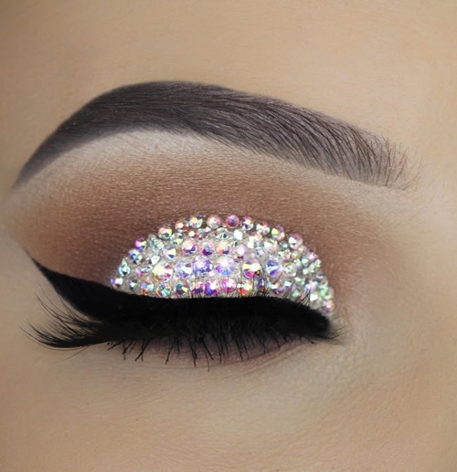 Crystal-Cut Crease Makeup
