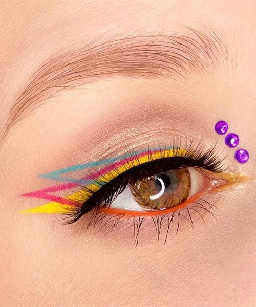 Graphic Shapes & Abstract Lines eyeLiner