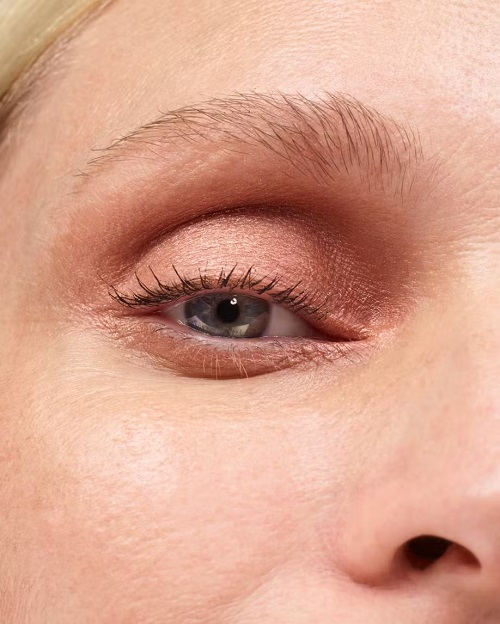Sandy Beige Monochrome Eye Makeup