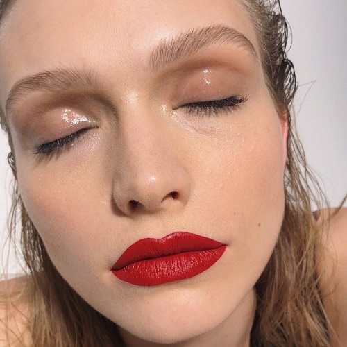 gloss eyeshadow