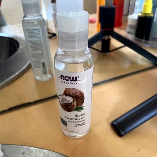 How to Use Coconut Oil For Under Eye Circles 1