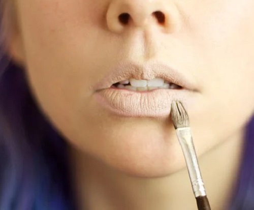 apply foundation on lips