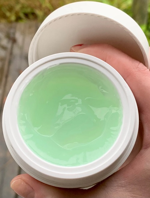 Best Homemade Skin Gels for Glowing Skin and Anti-Aging 2