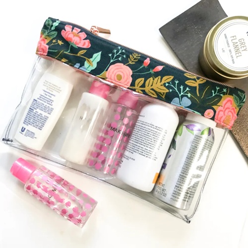 Clear Vinyl Makeup Bag DIY 3