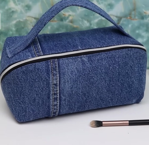 DIY toiletry pouches for makeup and oils 10a