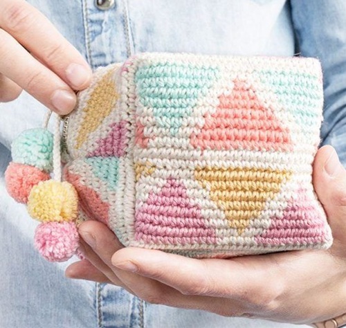 DIY toiletry pouches for makeup and oils 5